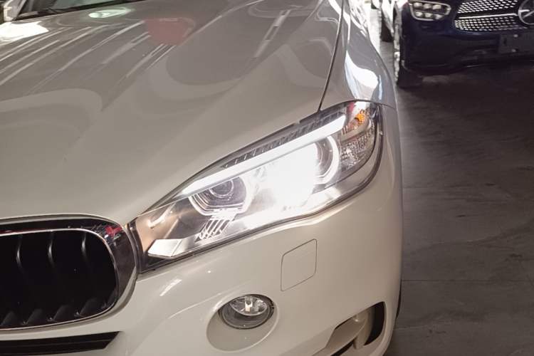 Used BMW X5 2015 xDrive28i Left Front Headlight