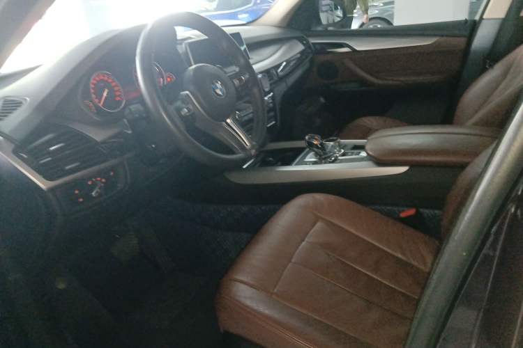 Used BMW X5 2015 xDrive35i Middle East version Left Front Seat