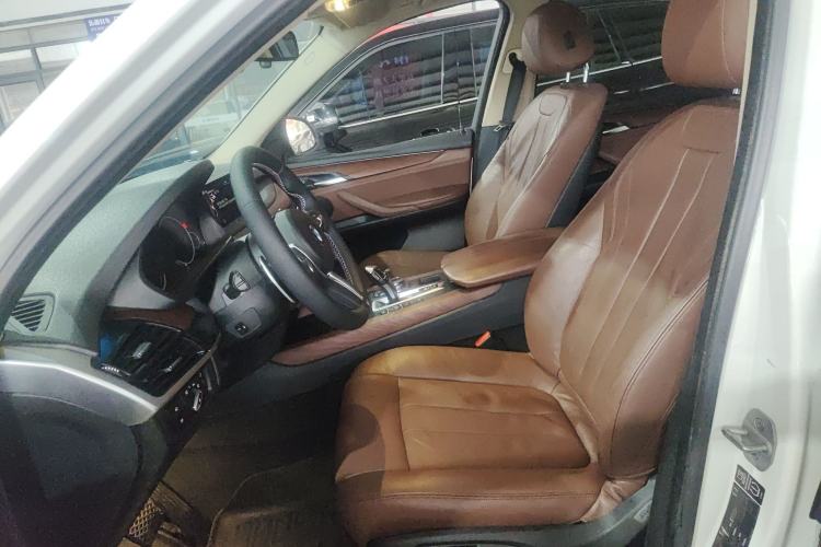 Used BMW X5 2015 xDrive35i Middle East version Left Front Seat