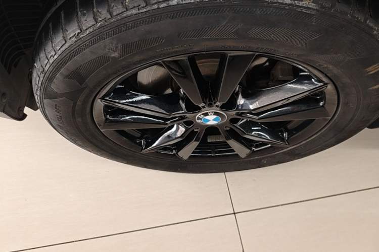 Used BMW X5 2015 xDrive28i Left Front Wheel Hub