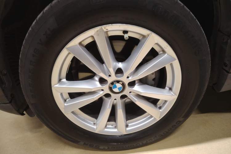 Used BMW X5 2015 xDrive28i Left Front Wheel Hub