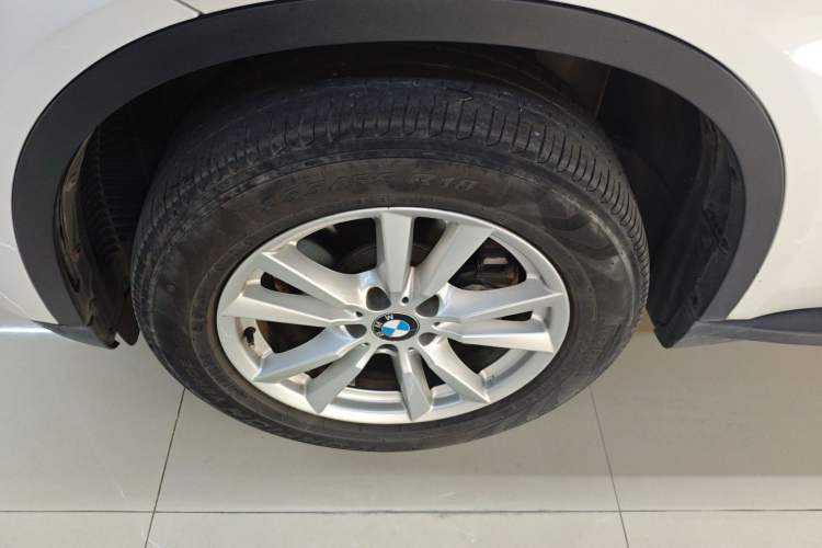 Used BMW X5 2015 xDrive28i Left Front Wheel Hub