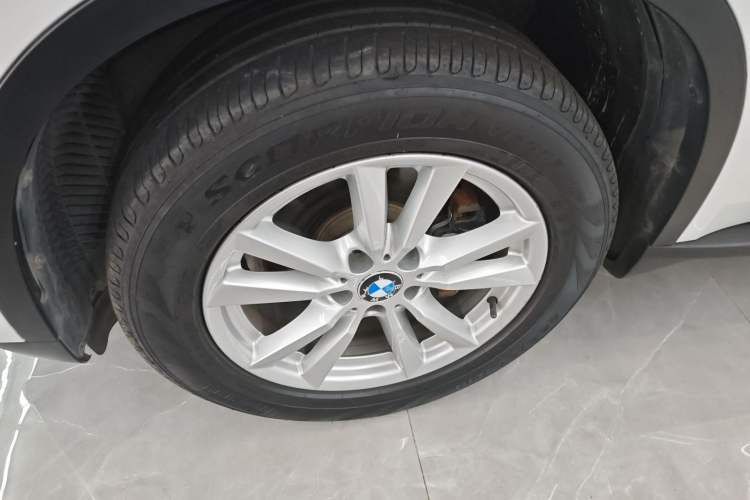 Used BMW X5 2015 xDrive28i Left Front Wheel Hub