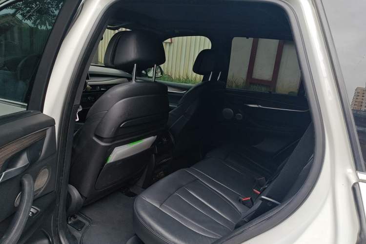 Used BMW X5  Left Rear Seat