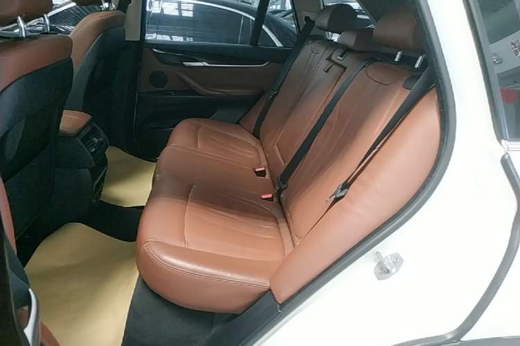 Used BMW X5 2015 xDrive28i Left Rear Seat