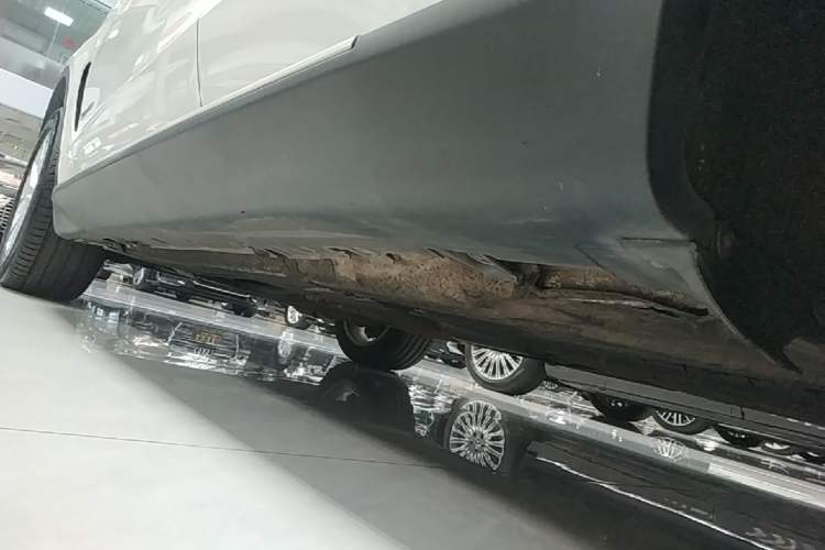 Used BMW X5 2015 xDrive28i Left Side Sill