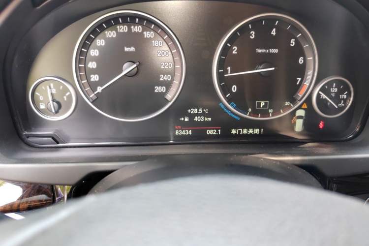 Used BMW X5  Odometer Close Up