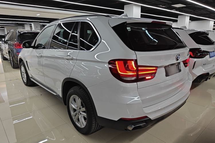 Used BMW X5 2015 xDrive28i Rear Left 45 Deg
