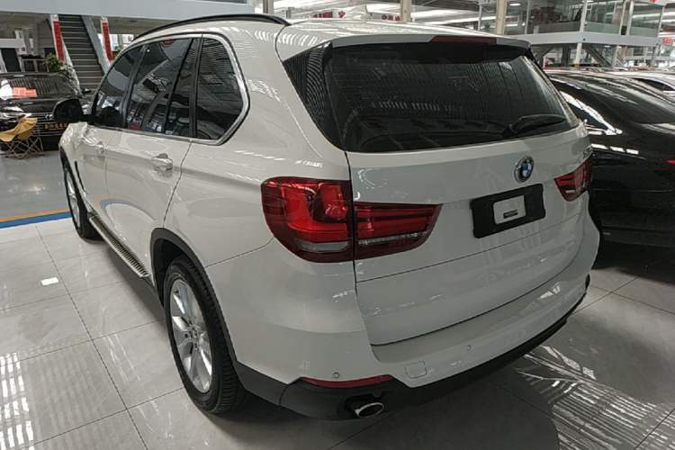 Used BMW X5 2015 xDrive28i Rear Left 45 Deg