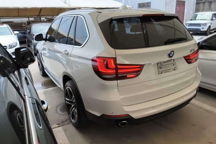 Used BMW X5 2015 xDrive35i U.S. specification Rear Left 45 Deg