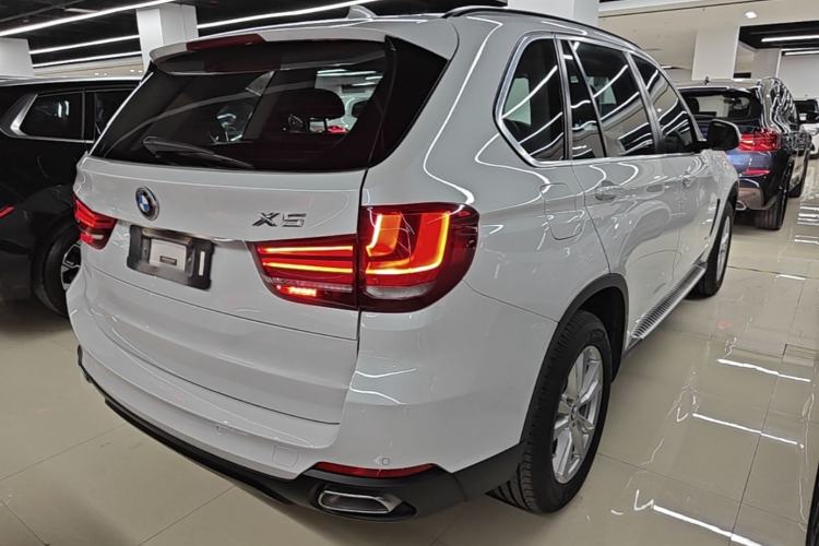 Used BMW X5 2015 xDrive28i Rear Right 45 Deg