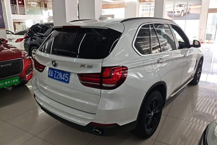 Used BMW X5 2015 xDrive28i Rear Right 45 Deg