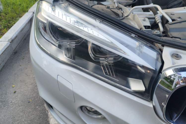 Used BMW X5  Right Front Headlight