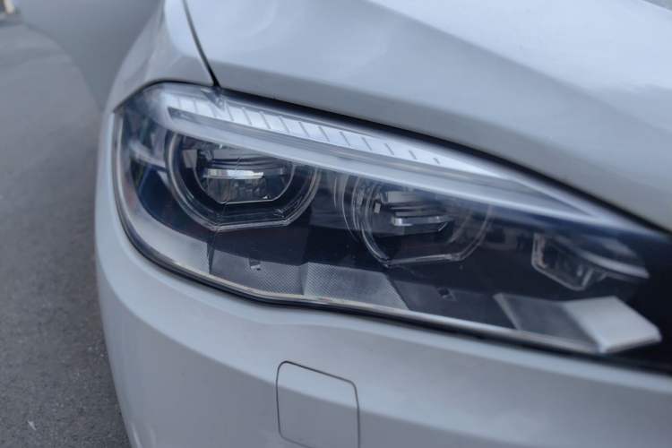 Used BMW X5  Right Front Headlight