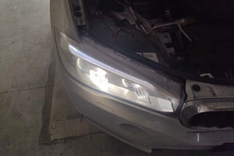 Used BMW X5 2015 xDrive28i Right Front Headlight