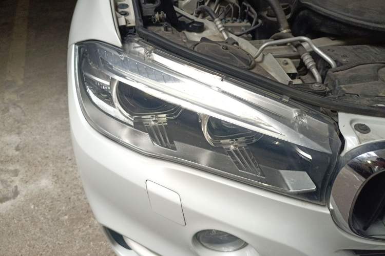 Used BMW X5 2015 xDrive28i Right Front Headlight