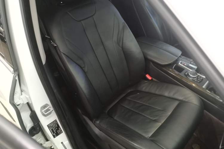 Used BMW X5 2015 xDrive35i U.S. specification Right Front Seat
