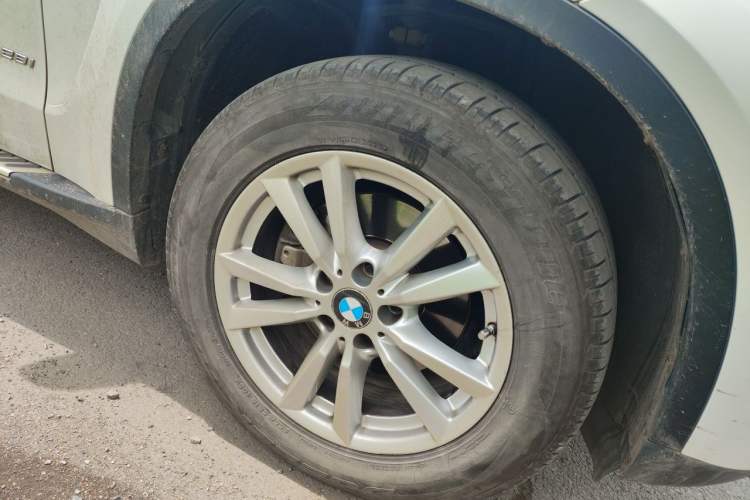 Used BMW X5 2015 xDrive28i Right Front Wheel Hub