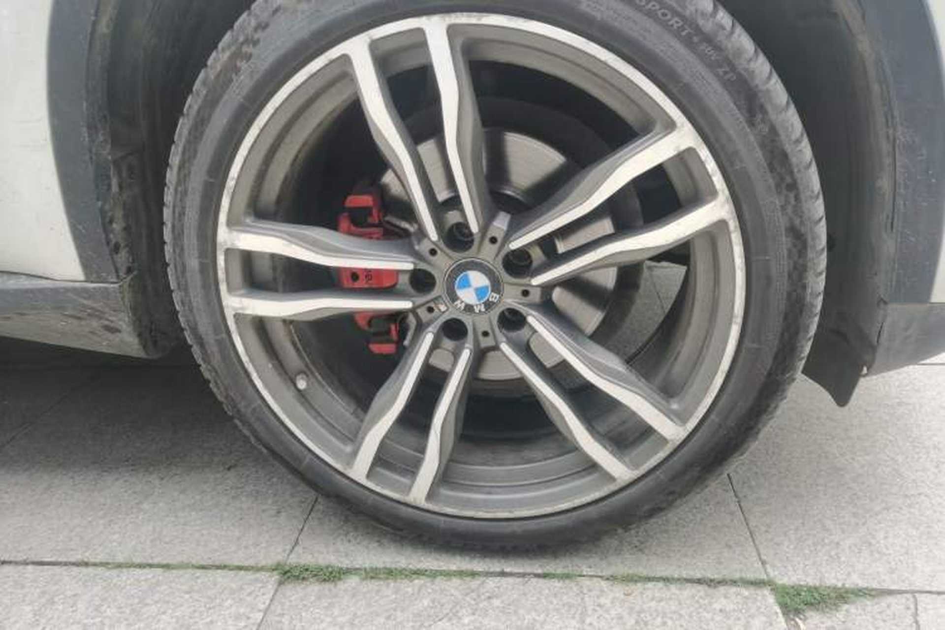 Used BMW X5 2015 xDrive28i Right Front Wheel Hub