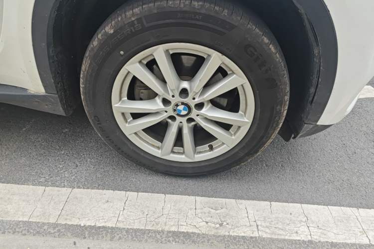 Used BMW X5 2015 xDrive28i Right Front Wheel Hub