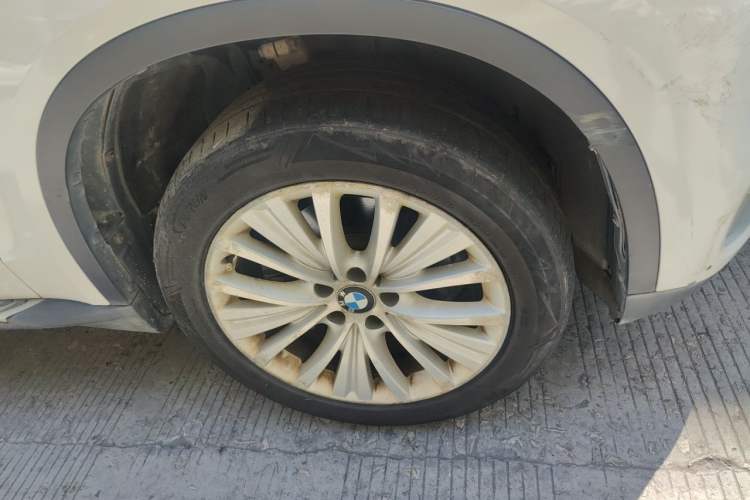 Used BMW X5 2015 xDrive28i Right Front Wheel Hub