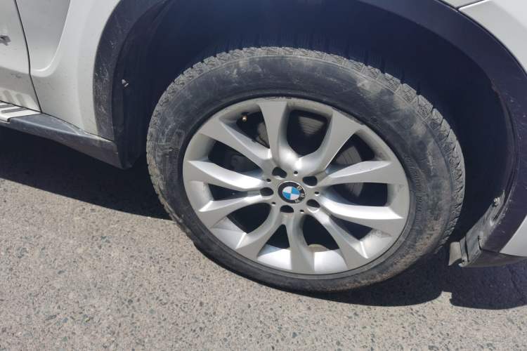 Used BMW X5 2015 xDrive28i Right Front Wheel Hub
