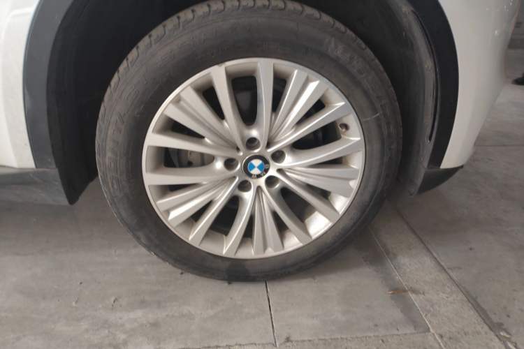 Used BMW X5 2015 xDrive28i Right Front Wheel Hub