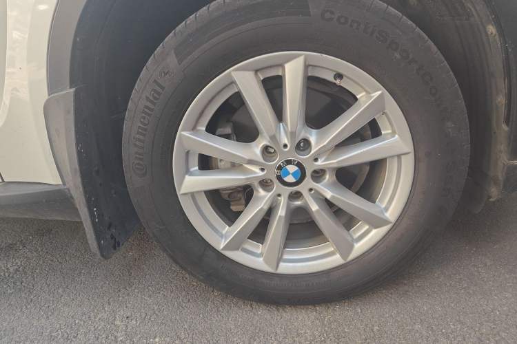 Used BMW X5 2015 xDrive28i Right Front Wheel Hub