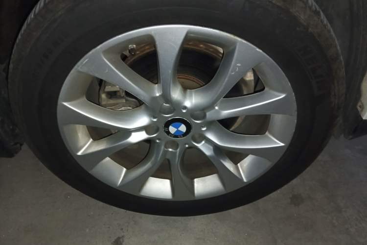 Used BMW X5 2015 xDrive35i China Limited Edition Right Front Wheel Hub