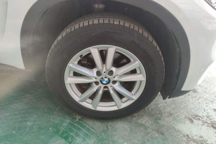 Used BMW X5 2015 xDrive28i Right Front Wheel Hub