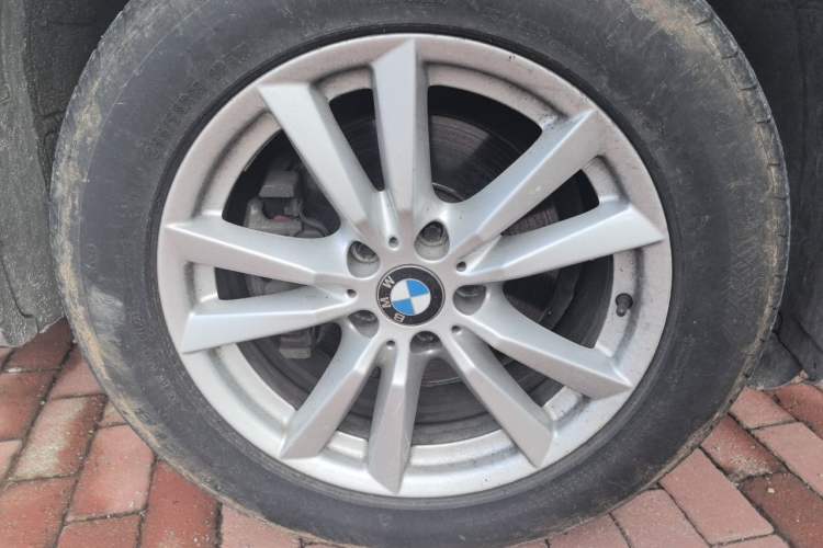 Used BMW X5  Right Front Wheel Hub