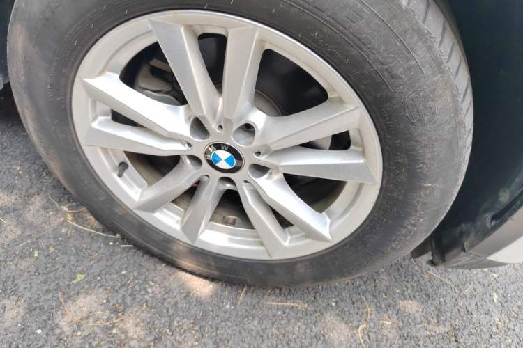 Used BMW X5  Right Front Wheel Hub