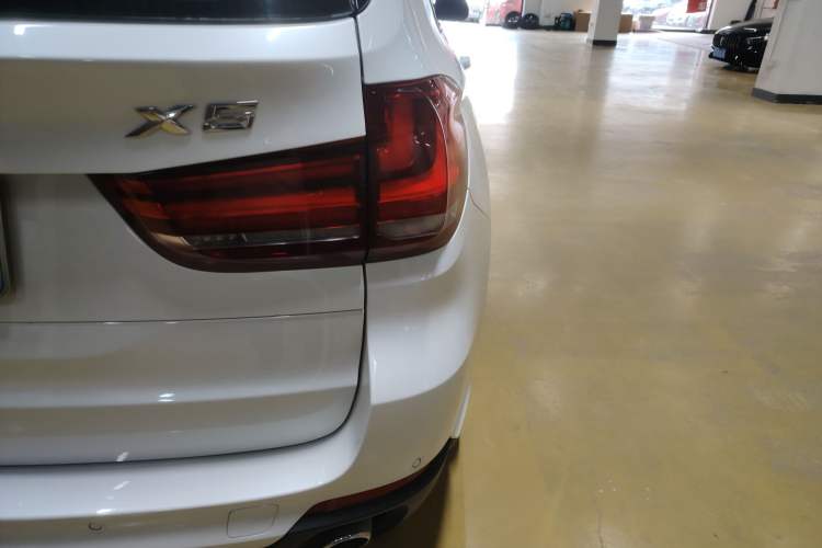 Used BMW X5 2015 xDrive28i Right Rear Taillight