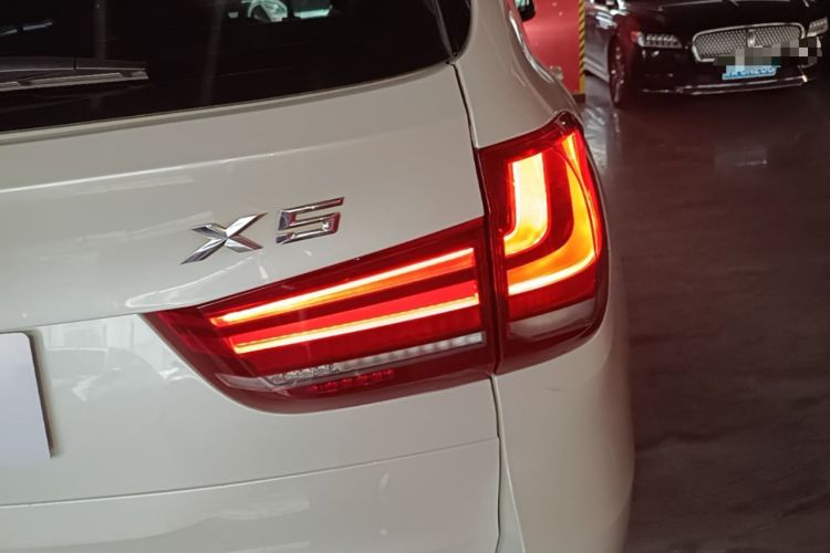 Used BMW X5 2015 xDrive28i Right Rear Taillight