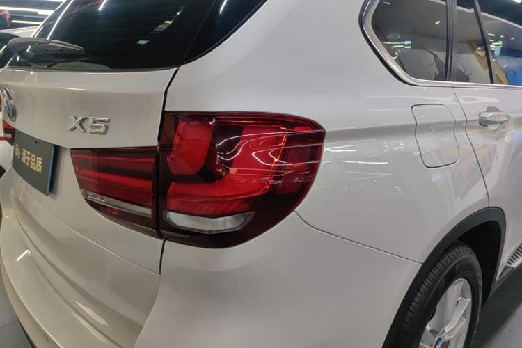 Used BMW X5 2015 xDrive28i Right Rear Taillight