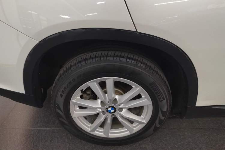 Used BMW X5 2015 xDrive28i Right Rear Wheel Hub