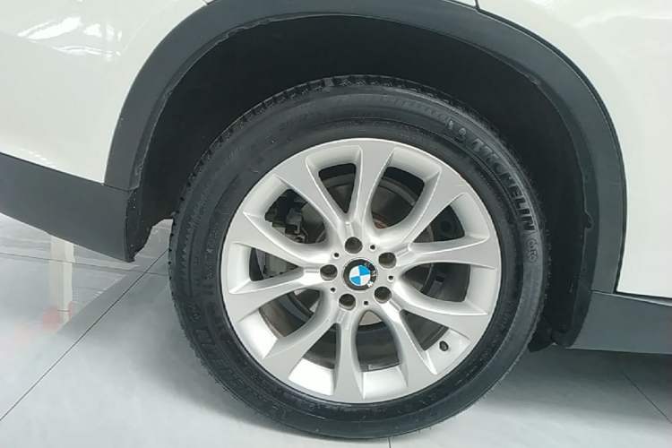 Used BMW X5 2015 xDrive28i Right Rear Wheel Hub