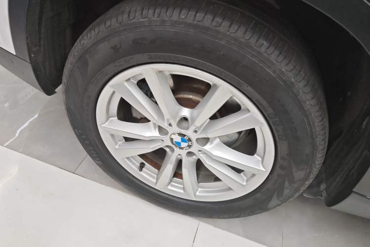 Used BMW X5 2015 xDrive28i Right Rear Wheel Hub