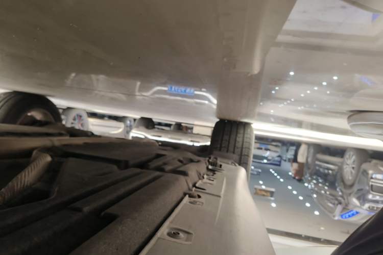 Used BMW X5 2015 xDrive28i Right Side Sill