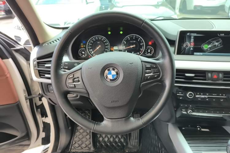 Used BMW X5 2015 xDrive35i U.S. specification Steering Wheel