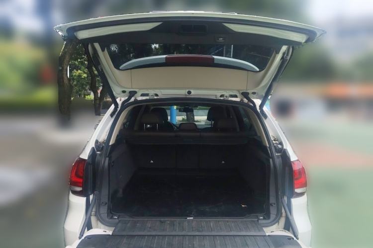 Used BMW X5 2015 xDrive28i Trunk
