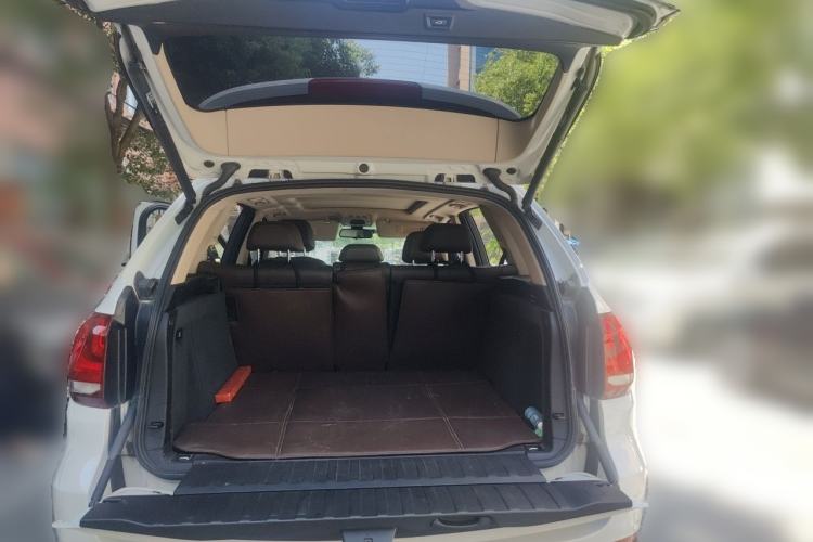 Used BMW X5 2015 xDrive28i Trunk
