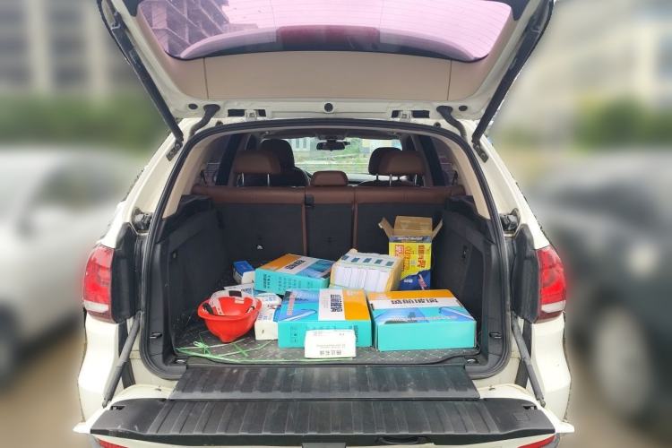 Used BMW X5 2015 xDrive28i Trunk