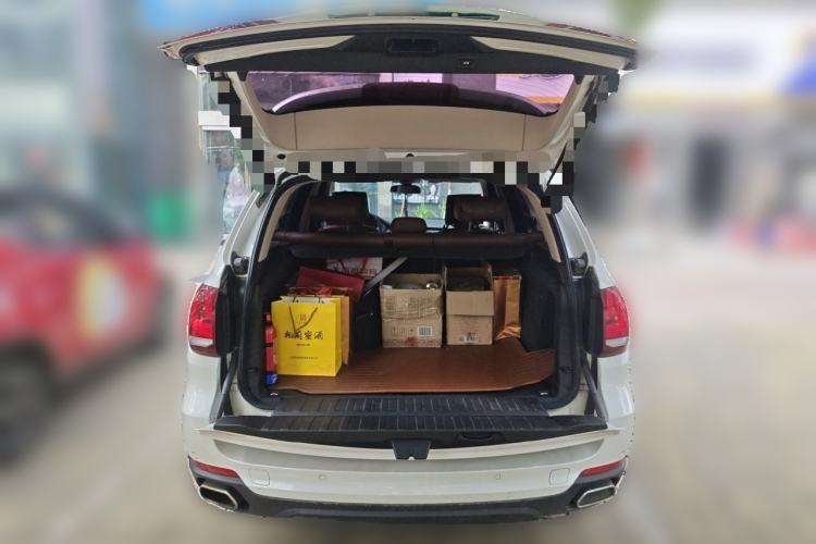 Used BMW X5 2015 xDrive28i Trunk