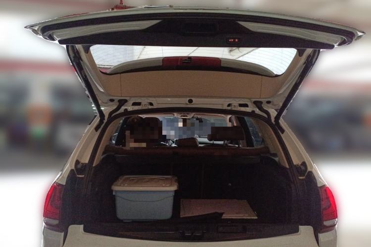 Used BMW X5 2015 xDrive28i Trunk