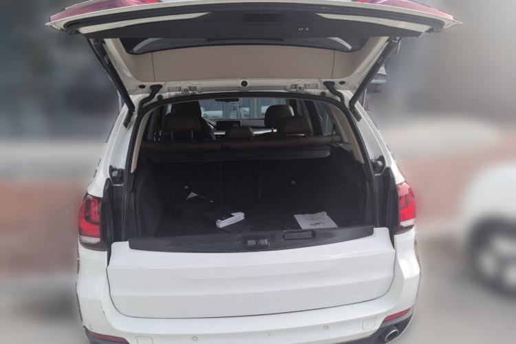 Used BMW X5  Trunk