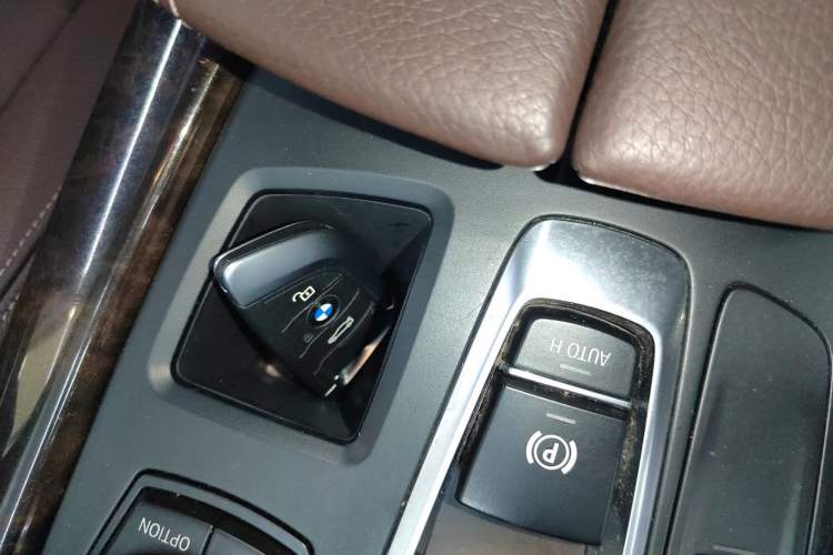 Used BMW X5 2015 xDrive28i Vehicle Key