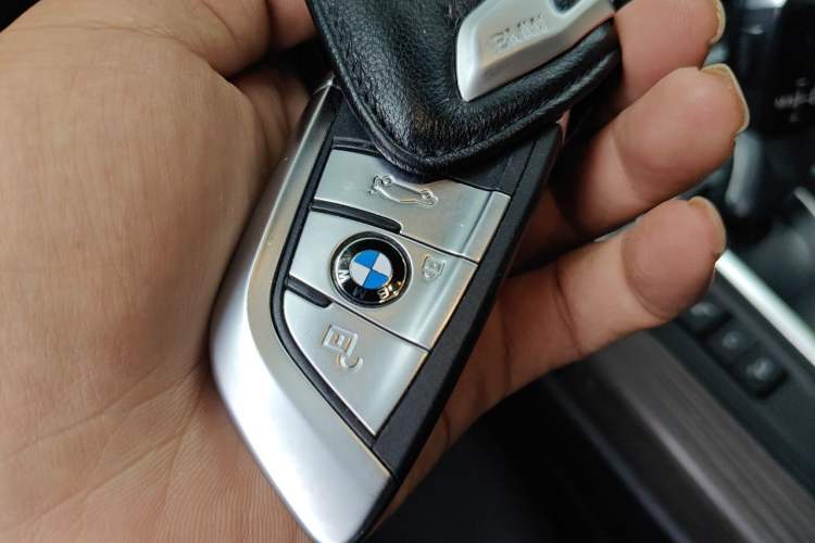 Used BMW X5  Vehicle Key