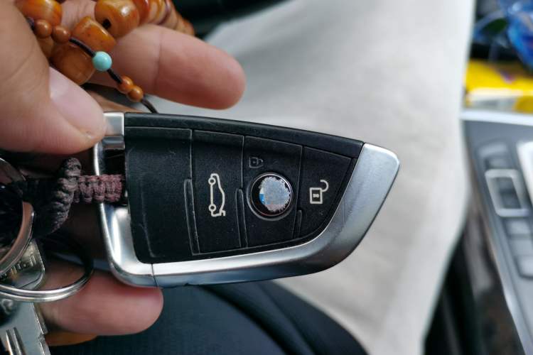 Used BMW X5 2015 xDrive28i Vehicle Key