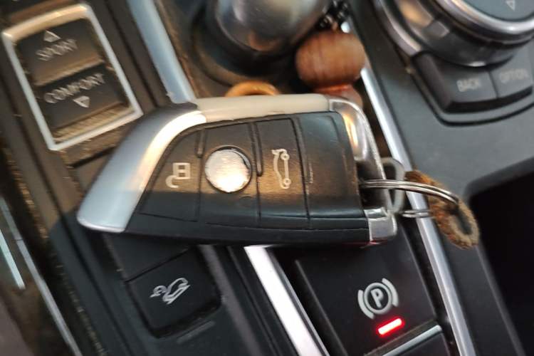 Used BMW X5 2015 xDrive28i Vehicle Key